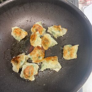 おつまみにもメインにもぴったり！餃子焼き焼売！